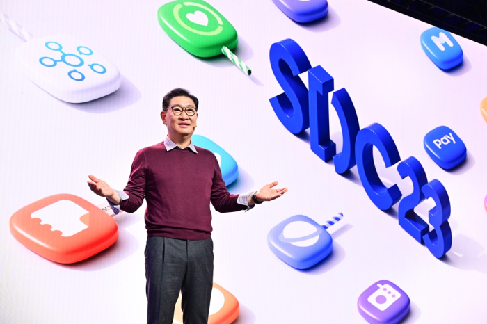 Han　Jong-hee,　vice　chairman　and　head　of　Samsung's　Device　eXperience　(DX)　division