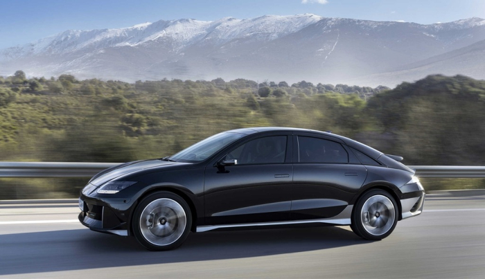 The　IONIQ　6,　Hyundai’s　latest　fully　electric　sedan　(Courtesy　of　Hyundai)