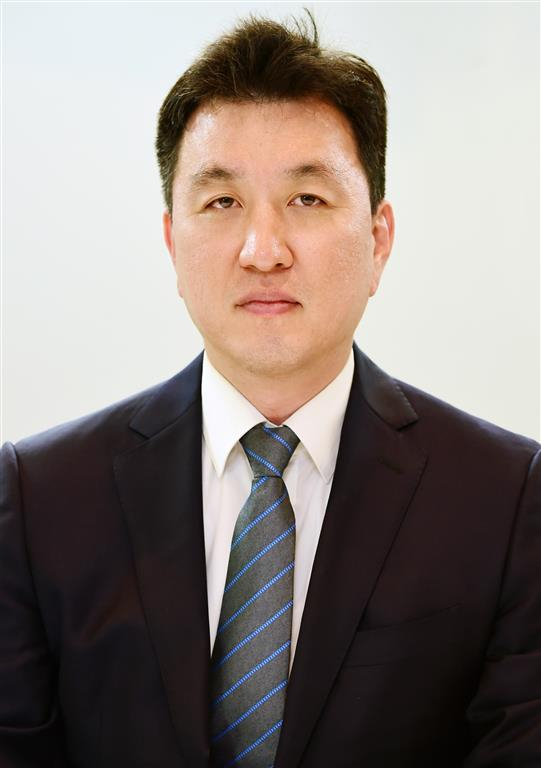 Jae-Fu　Kim　is　a　reporter　for　The　Korea　Economic　Daily