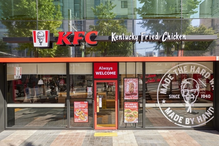 KFC　Korea's　first　small-box　outlet,　which　opened　in　September　(Courtesy　of　KFC)