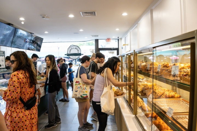 The 100th store of Tous les Jours in the US near Manhattan, New York