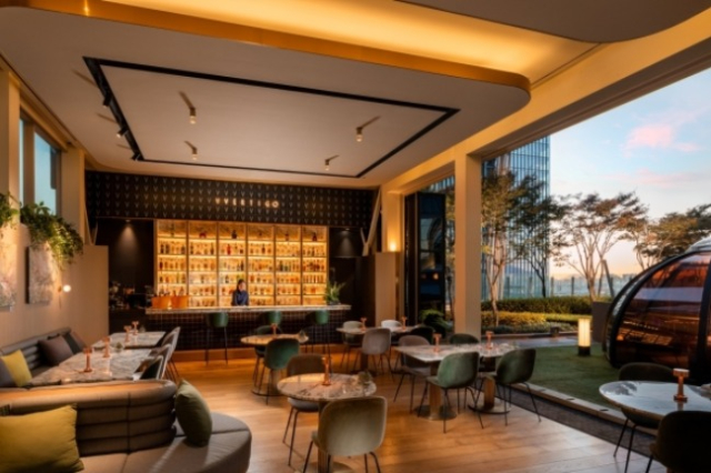 Vvertigo, a rooftop bar at Conrad Seoul (Photo captured from Conrad Seoul website)