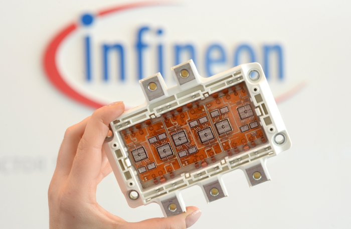 Infineon's　IGBT　module,　an　automotive　chip　(Courtesy　of　Yonhap)