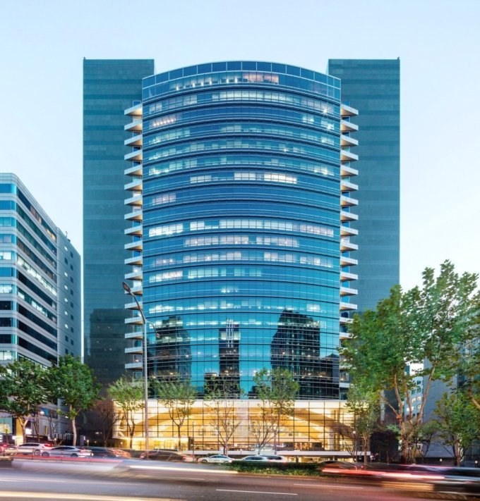 Arc　Place,　prime　office　building　in　Gangnam　district　(Photo　captured　from　Naver)