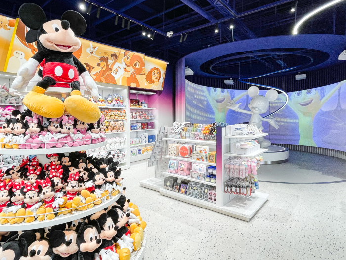 The　Disney　store　at　the　Hyundai　Premium　Outlet　Gimpo