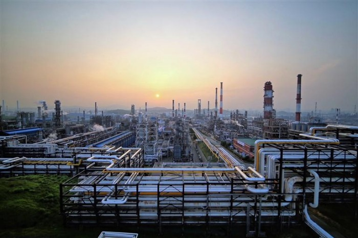SK　Innovation's　petrochemical　complex　in　Ulsan,　South　Gyeongsang　Province