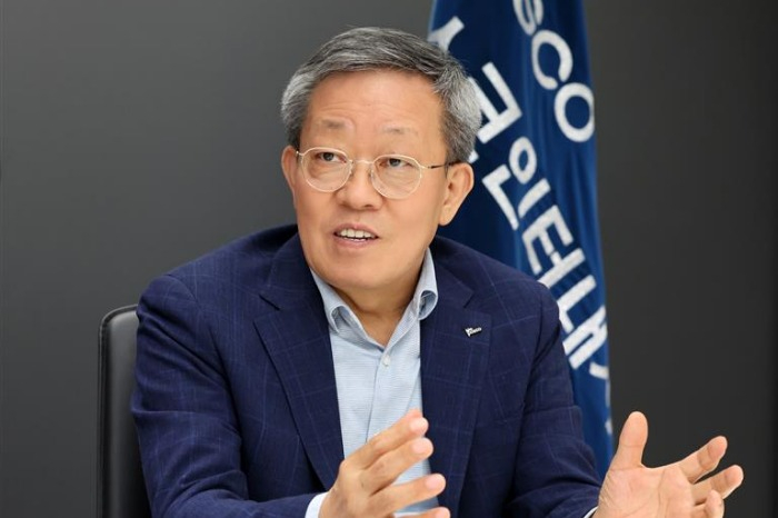 Jeong　Tak,　chief　executive　of　POSCO　International