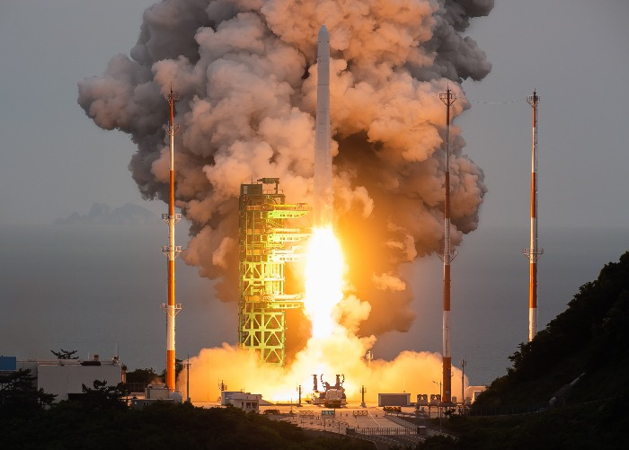 KAI's　three-stage-to-orbit　space　rocket　Nuri　lifting　off　for　its　third　launch　on　May　25,　2023