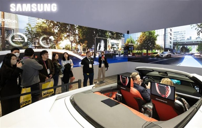 Samsung's　exhibition　booth　for　Harman's　new　products　at　CES　2023