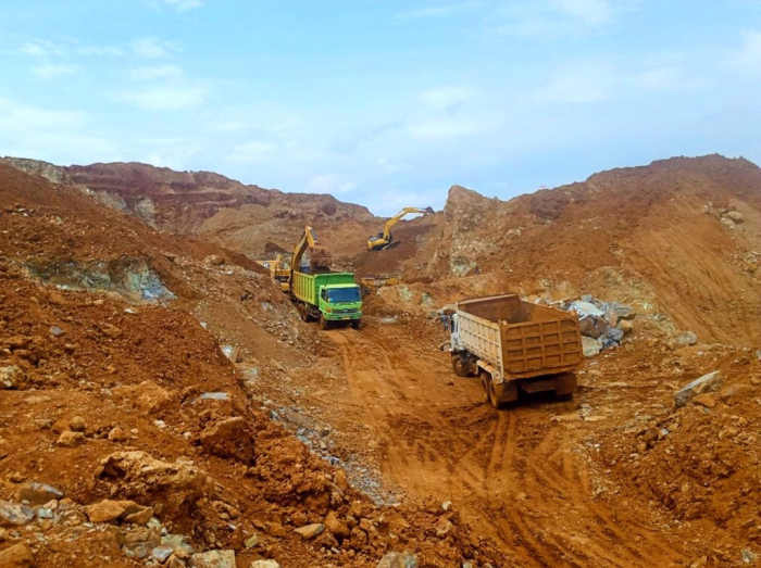 Exploration　drilling　works　at　a　nickel　mine　in　Sulawesi,　Indonesia　(Courtesy　of　STX)