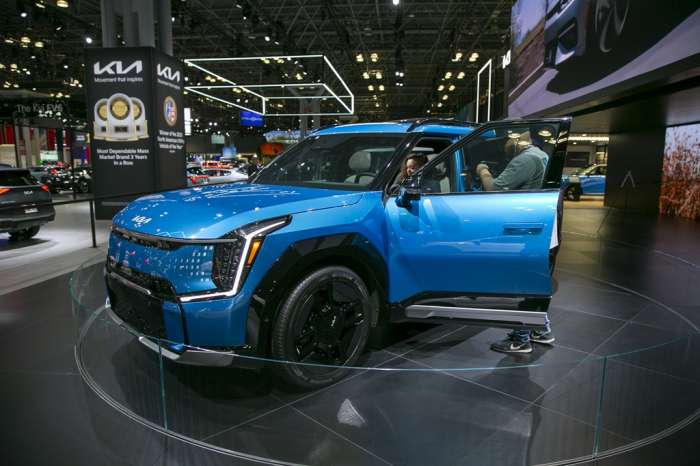 Kia's　EV9　at　New　York　Auto　Show　2023