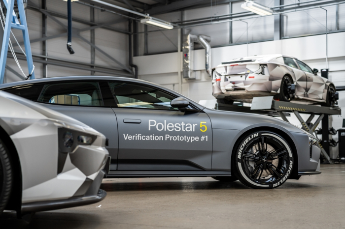 The　prototype　of　the　Polestar　5　EV　due　out　in　2025　(Courtesy　of　SK　On)