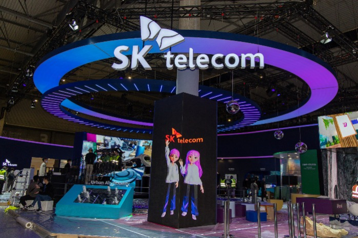 SK　Telecom’s　Q3　profit　up　on　brisk　data　center,　cloud　sales