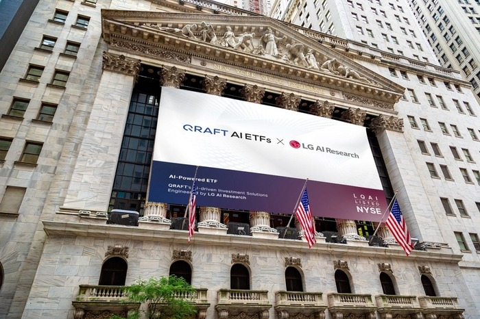 LG　Qraft　AI-Powered　US　Large-Cap　Core　ETF　ad　on　the　New　York　Stock　Exchange　(Courtesy　of　Qraft)