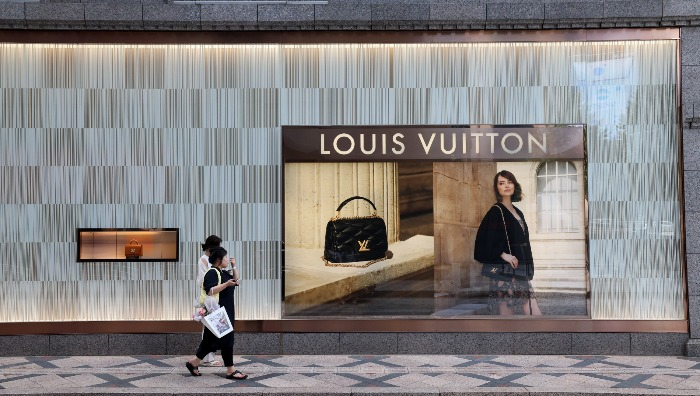 In LVoe with Louis Vuitton: Expanded Louis Vuitton Store at