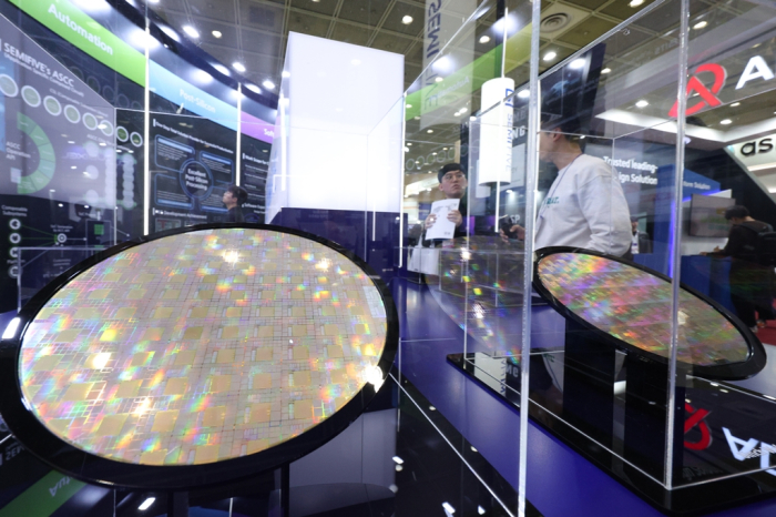 Samsung　rapidly　advances　its　3D　chip　packaging　tech