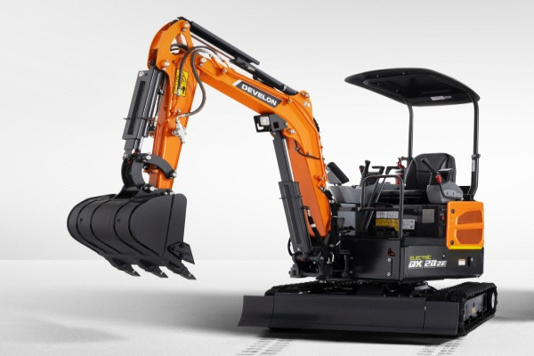 HD　Hyundai　Infracore　to　sell　excavator　in　dept.　store