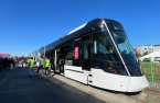 World’s first test driving hydrogen train succeeds in Ulsan