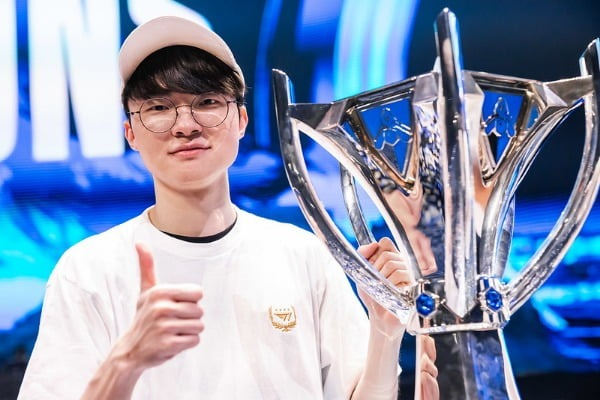 T1’s　Lee　“Faker”　Sang-hyeok　wins　the　2023　League　of　Legends　World　Championship　(Courtesy　of　Riot　Games)