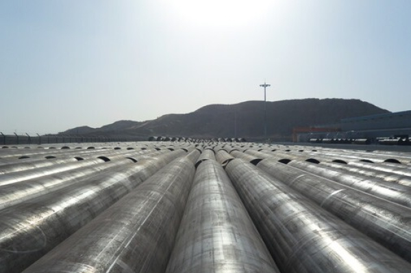 API　pipes　at　SeAH　Steel　UAE　(Courtesy　of　SeAH)