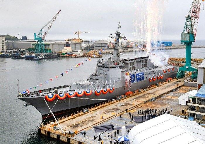 The　launching　ceremony　for　the　second-generation　Aegis　destroyer,　Jeongjo　the　Great,　on　Nov.　20