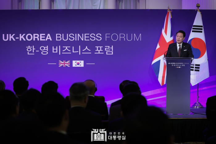 South　Korean　President　Yoon　Suk　Yeol　speaks　at　a　Korea-UK　business　forum　in　London