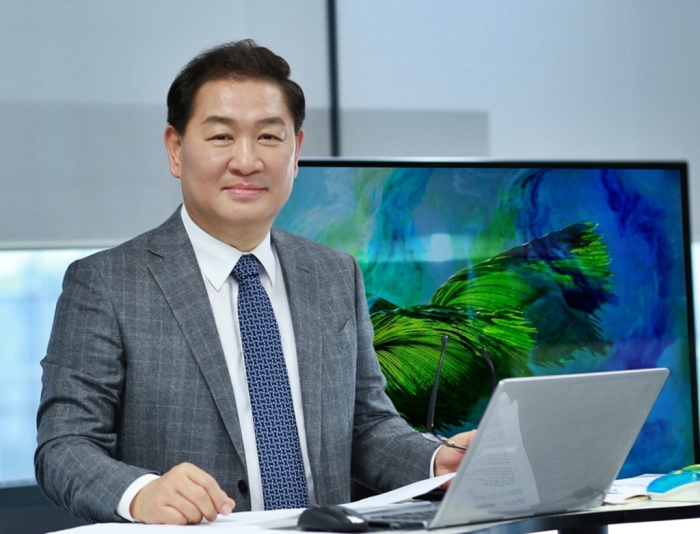 Han　Jong-hee,　Samsung's　vice　chairman　and　co-CEO　in　charge　of　the　DX　Division