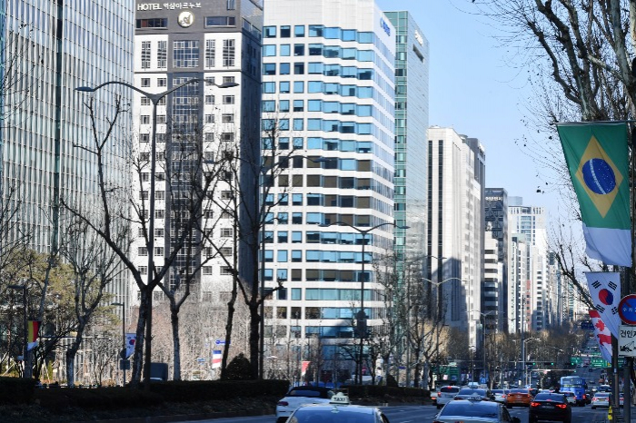 Office　buildings　in　Seoul's　Gangnam　business　district