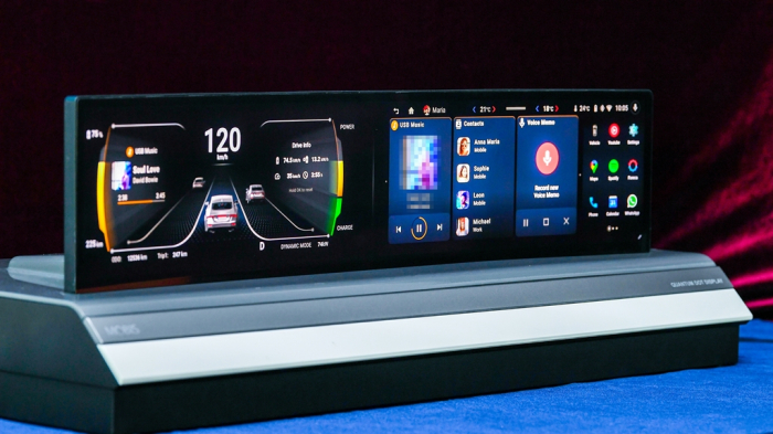 Hyundai　Mobis　unveils　its　QL　display,　the　first　of　its　kind　in　the　automotive　display　industry