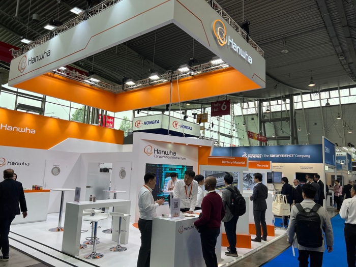 Hanwha　Corp.’s　Momentum　division　showcases　its　technology　at　the　Battery　Show　Europe　in　Stuttgart　on　May　23-25,　2023　(File　photo,　courtesy　of　Hanwha)