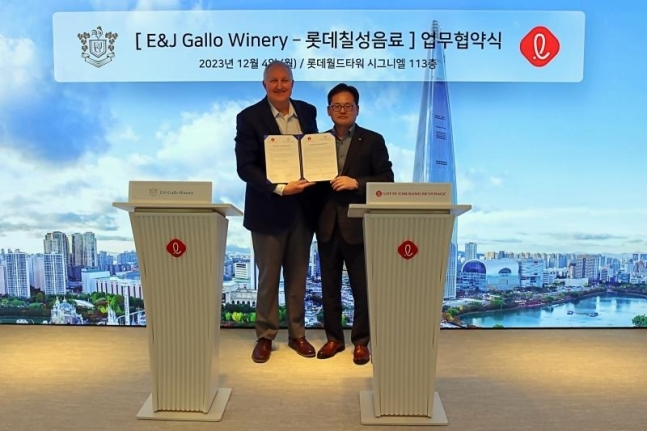 Lotte　Chilsung,　E&J　Gallo　to　jointly　boost　soju　sale　in　US　