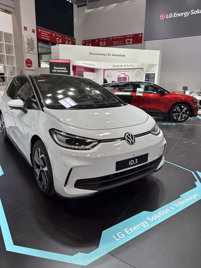 A　VW　vehicle　displayed　at　LG　Energy　Solution's　booth　at　Interbattery　Europe　2023　in　Munich