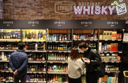 Unwavering whiskey fad in Korea, held up by mass-market spirits