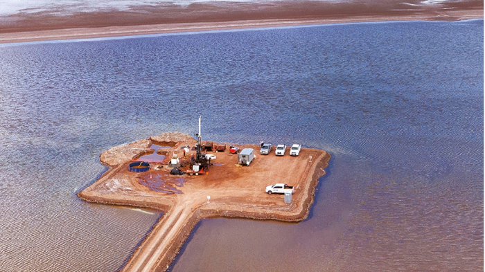 The　Hombre　Muerto　salt　lake　in　Argentina　(Screenshot　captured　from　POSCO　Holdings'　website)