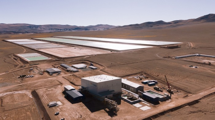 POSCO's　lithium　processing　plant　near　the　Hombre　Muerto　salt　lake　in　Argentina