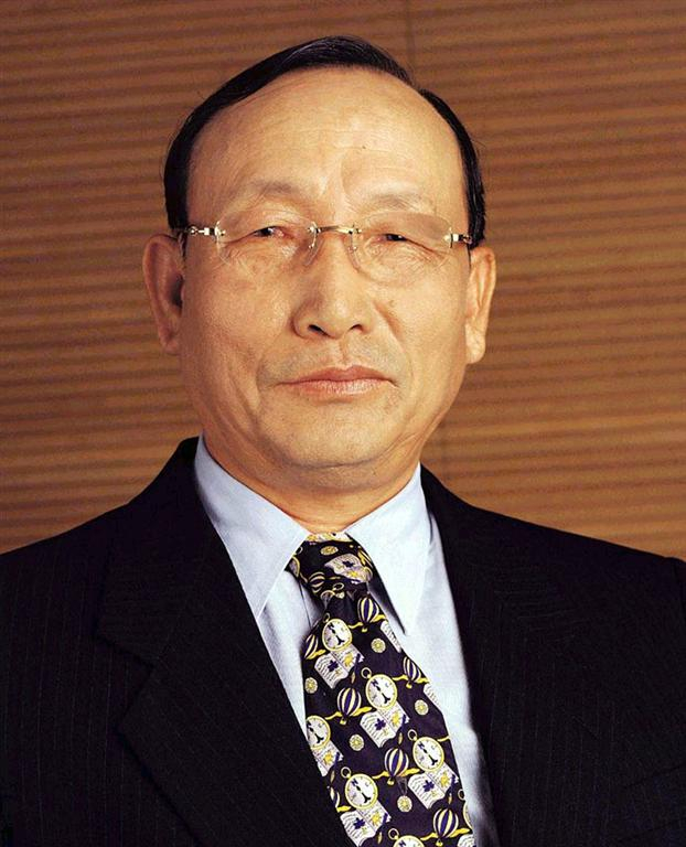 Cho　Yang-rai,　honorary　chairman　of　Hankook　&　Company,　the　holding　firm　of　Hankook　Tire