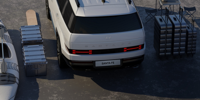 The　rear　of　Hyundai's　all-new　Santa　Fe　2024