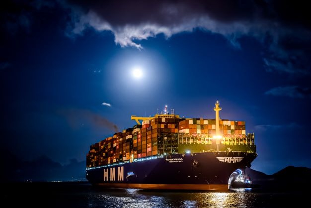 HMM container ship (Courtesy of HMM)