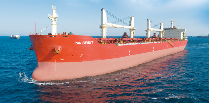 Pan　Ocean's　bulk　carrier　(Courtesy　of　Pan　Ocean)