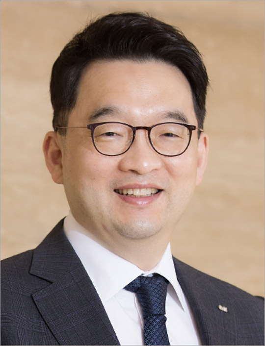 OCI Holdings Chairman Lee Woo-hyun