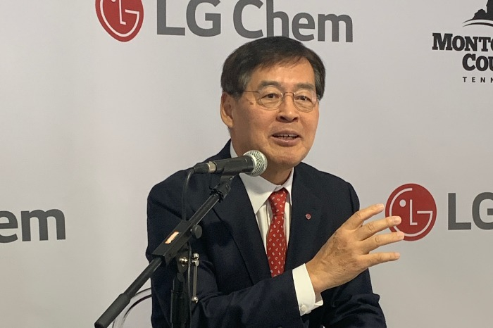 LG Chem CEO Shin Hak-cheol speaks to reporters before the groundbreaking ceremony