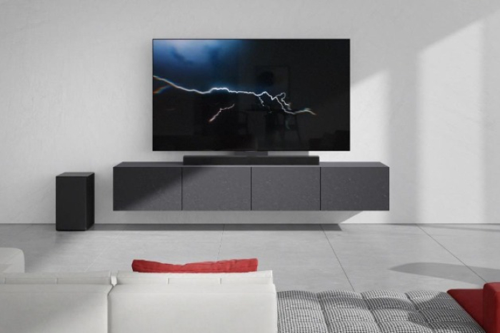 LG　Electronics'　TV　with　soundbar　SC9S　(Courtesy　of　LG)