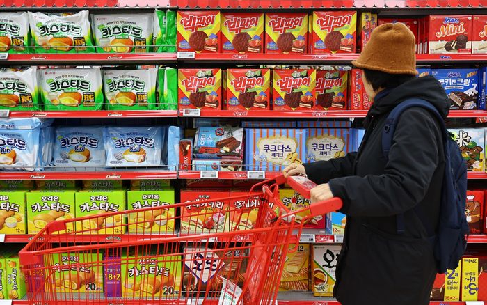 South　Korea　is　establishing　a　dedicated　team　to　monitor　fluctuations　in　food　products.　PHOTO:　YONHAP/SHUTTERSTOCK