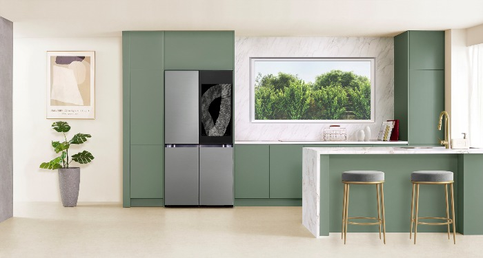 Samsung　will　unveil　its　2024　bespoke　refrigerator　model　'Family　Hub　Plus'　at　CES　2024　(Courtesy　of　Samsung　Electronics)
