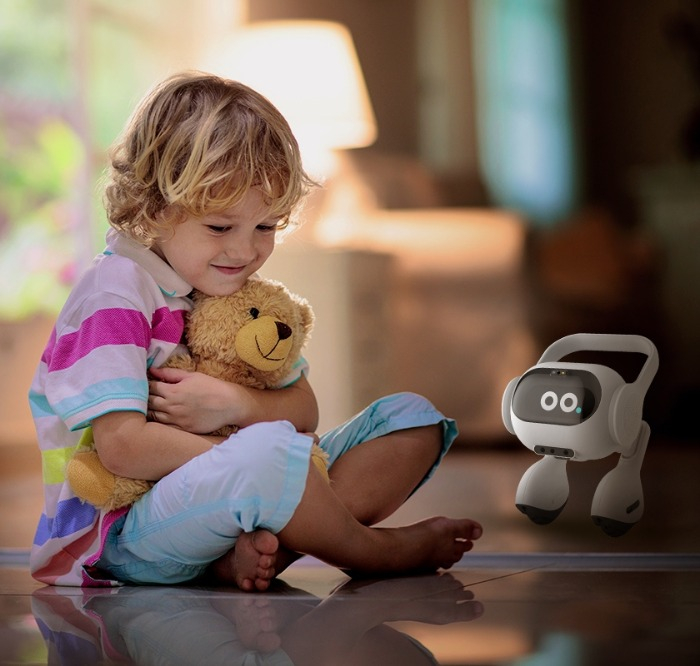 LG Electronics will unveil its smart home AI agent (right) at CES 2024 (Courtesy of LG Electronics)