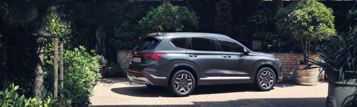 The Hyundai Motor Santa Fe Hybrid