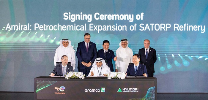 Hyundai　E&C-Aramco's　singing　ceremony　of　the　Amiral　project　(Courtesy　of　Hyundai　E&C)