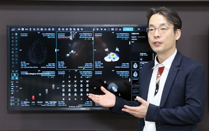 Kim Dong-min, chief executive of JLK