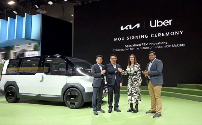 Kia　and　Uber　agree　to　jointly　develop　custom-tailored　electric　ride-hailing　PBVs　during　CES　2024