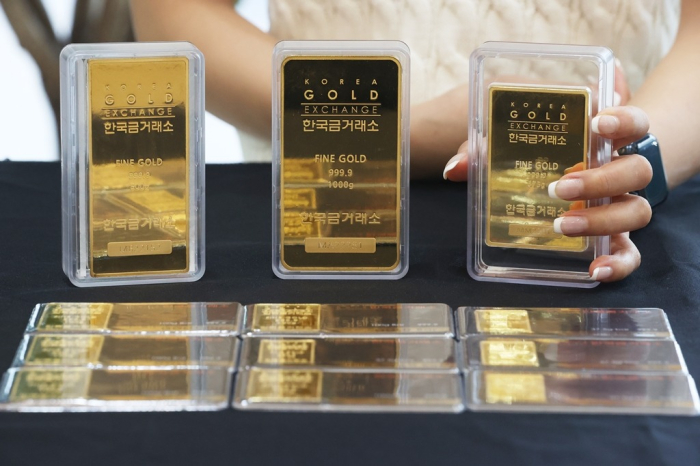 Bullion　at　the　Korea　Gold　Exchange　in　Seoul　(File　photo,　courtesy　of　Yonhap)